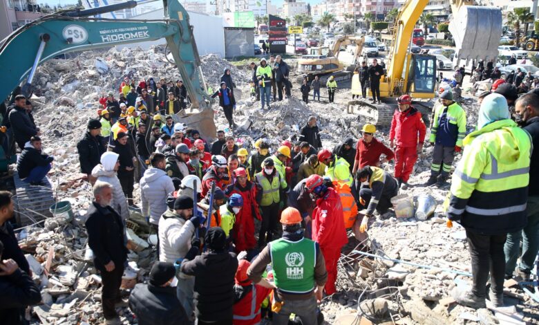 الأمل يتحول إلى يأس في تركيا وسوريا بعد 72 ساعة من الزلازل |  أخبار الزلازل