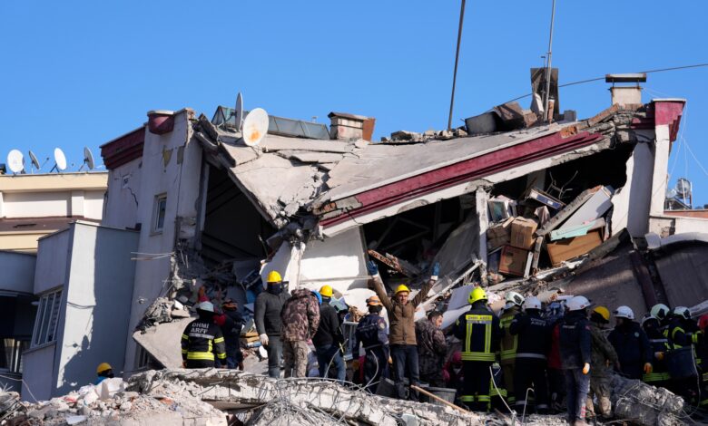 الأمل يتلاشى في تركيا وسوريا مع نفاد الوقت على الدفن |  أخبار الزلازل