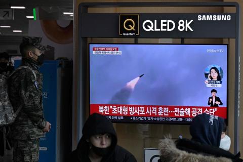 كوريا الشمالية تطلق صواريخ قصيرة المدى بعد تهديدها