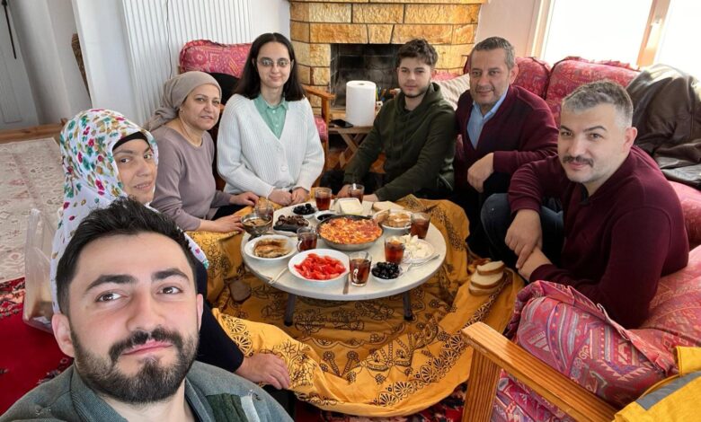 "بيتنا لك": العائلات التركية تستقبل الناجين من الزلزال |  أخبار زلزال تركيا وسوريا