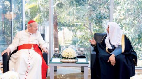 الأمين العام لرابطة العالم الإسلامي يلتقي رئيس أساقفة فيينا في الرياض