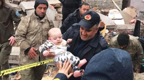 تضامن عربي دولي واسع مع ضحايا الزلزال في تركيا بسوريا