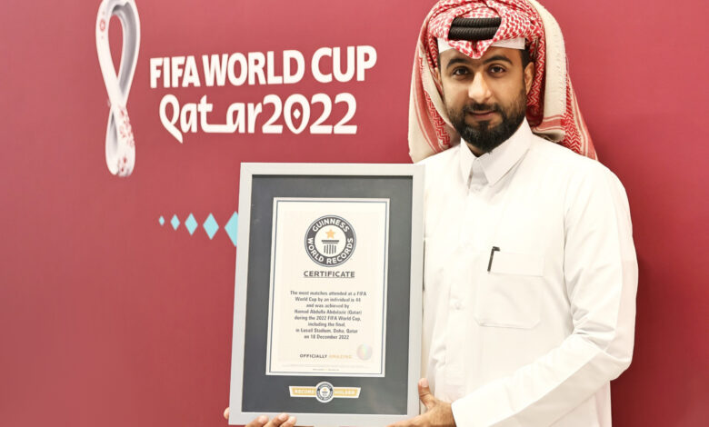 مشجع قطري يدخل موسوعة غينيس بحضور أكبر عدد من المباريات في كأس العالم