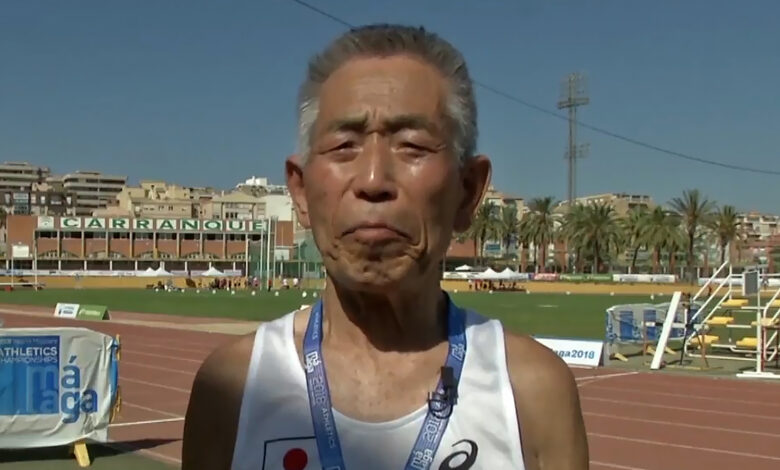 شاهد: بعمر 92 عاما.. مسنّ ياباني يتألق ويفوز في سباق للجري ببطولة العالم للأساتذة