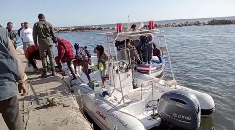 مات ما لا يقل عن 29 مهاجرا أفريقيا عندما غرق قاربان قبالة تونس