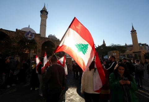وسط الجمود اللبناني المستمر ، فرنسا تجدد التهديد بفرض عقوبات