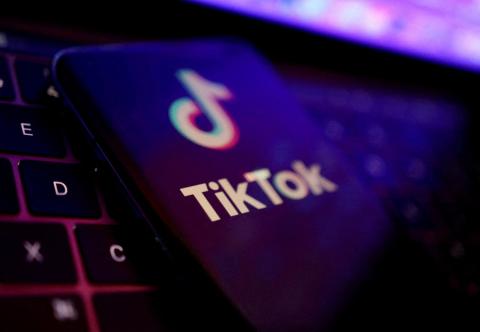 يسمح TikTok للمبدعين ببيع مجموعات من مقاطع الفيديو ذات التنسيق الطويل