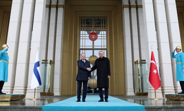 البرلمان التركي يصادق على عضوية فنلندا في الناتو |  أخبار الناتو