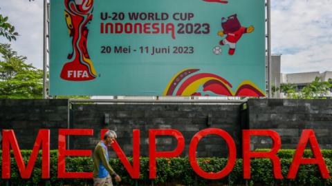 غضب وحزن في إندونيسيا بعد سحب الفيفا كأس العالم تحت 20 سنة