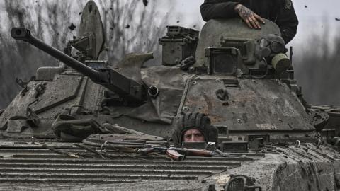 أوكرانيا تستعد لهجوم مضاد مع تقدم روسيا في باخموت