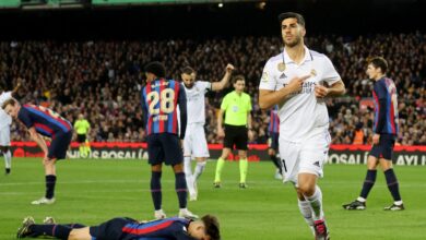 الصحف العالمية تفند القرار.. هل كان هدف أسينسيو لاعب ريال مدريد في مرمى برشلونة تسللا؟