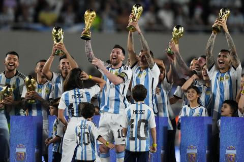 ميسي هوس يسيطر على الأرجنتين في المباراة الأولى كأبطال كأس العالم