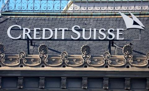 Credit Suisse يلتقي بخيارات الوزن تحت ضغط الاندماج مع UBS