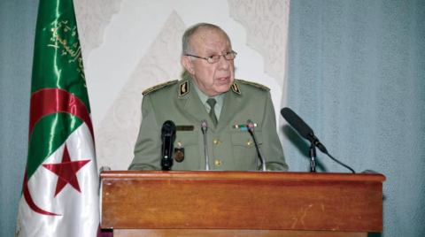 رئيس الأركان الجزائري يتعهد بمساعدة ليبيا على حل أزمتها