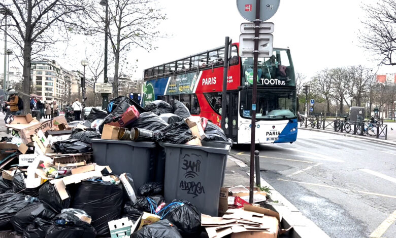 شاهد- باريس تغرق في قمامتها.. إضراب العمال يكشف عن أزمات سياسية وتساؤلات عن الأضرار الصحية