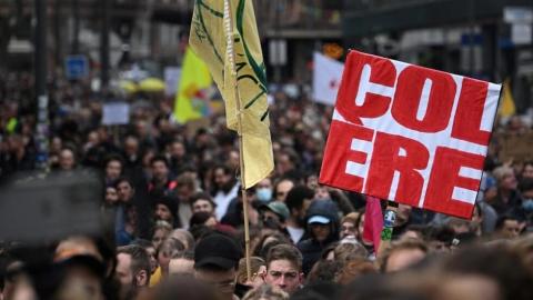 فرنسا تستعد لليوم الثاني عشر من الاحتجاجات ضد قانون معاشات ماكرون