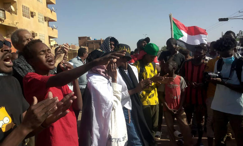 غداة تأجيل توقيع الاتفاق السياسي.. ما رسائل مظاهرات ذكرى 6 أبريل في السودان؟
