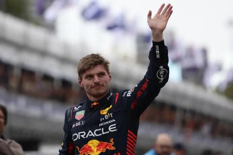 Verstappen يأخذ المركز الأول في سباق الجائزة الكبرى الأسترالي