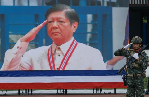 زعيم فلبيني يسافر إلى الولايات المتحدة لتعزيز العلاقات وسط التوترات الصينية