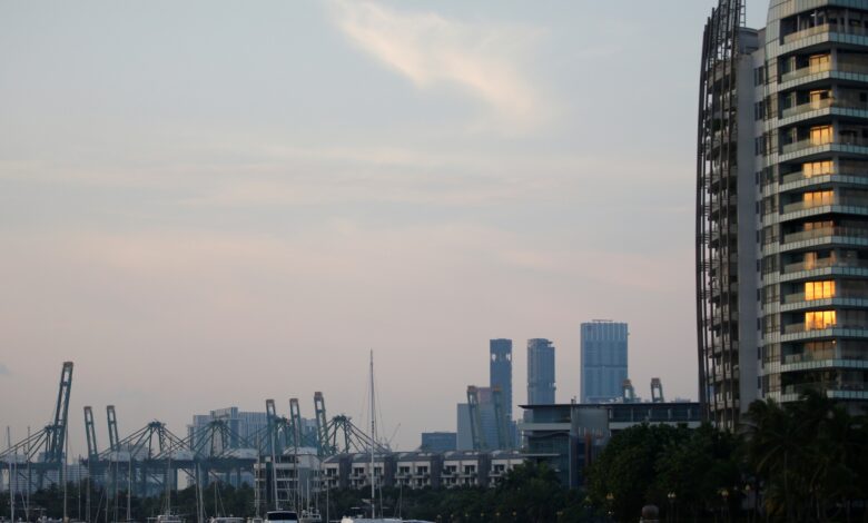سنغافورة طويلة جدًا: المغتربون يفرون من المدينة مع ارتفاع أسعار الإيجارات