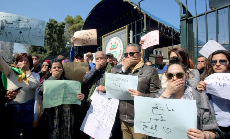 قانون الجزائر "السيطرة على الإعلام" يقترب من تمريره |  أخبار