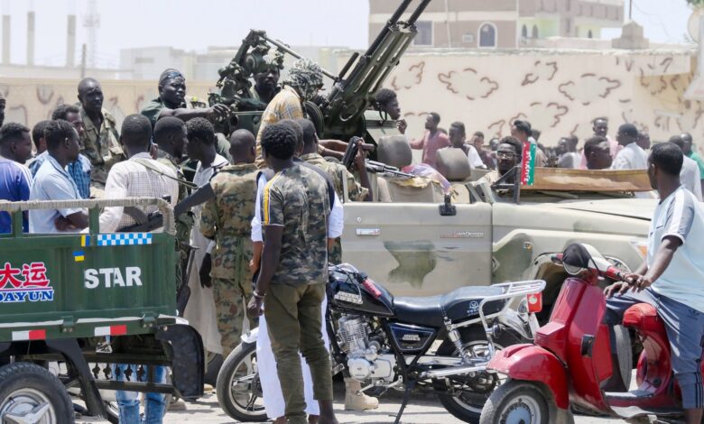 قتل ما يقرب من 100 مع انتشار القتال في السودان