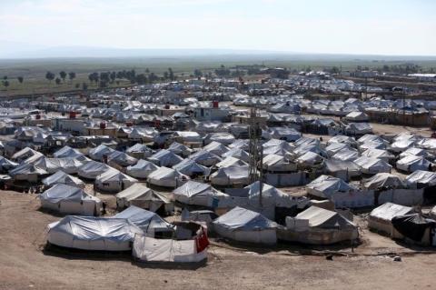كندا تعيد 14 امرأة وطفل من مخيم روج في سوريا