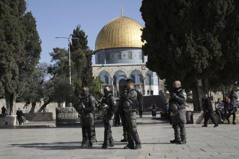 العنف في الأقصى في القدس يثير مخاوف من التصعيد
