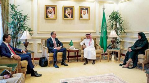 وزير الخارجية السعودي يلتقي المنسق الأمريكي لمنطقة الشرق الأوسط وشمال أفريقيا