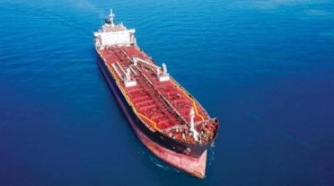 سفينة الأمم المتحدة بسبب منع تسرب النفط من اليمن أكثر أمانا تغادر إلى البحر الأحمر