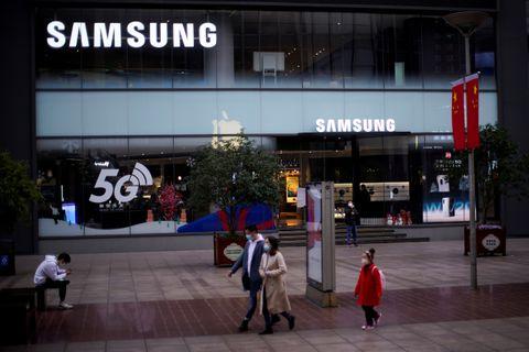حصلت Samsung على حكم هيئة محلفين بقيمة 303 مليون دولار في دعوى براءات اختراع لذاكرة الكمبيوتر