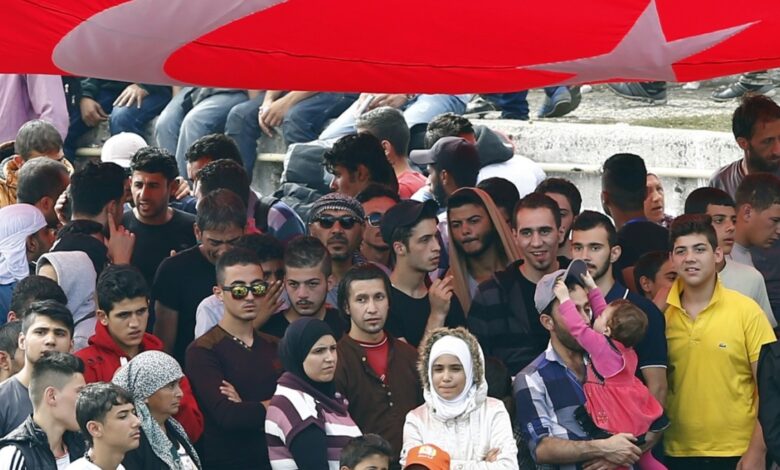 مصير مجهول في انتظارهم.. اللاجئون السوريون مجددا في مرمى الحملات الانتخابية بتركيا