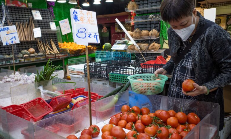 "لا يكفي": يحصل أصحاب الأجور المنخفضة في هونج كونج على 0.32 دولار من الحد الأدنى للأجور