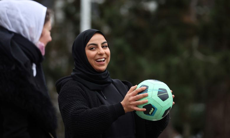 مجلس الدولة الفرنسي يؤيد حظر الحجاب في مباريات كرة القدم النسائية