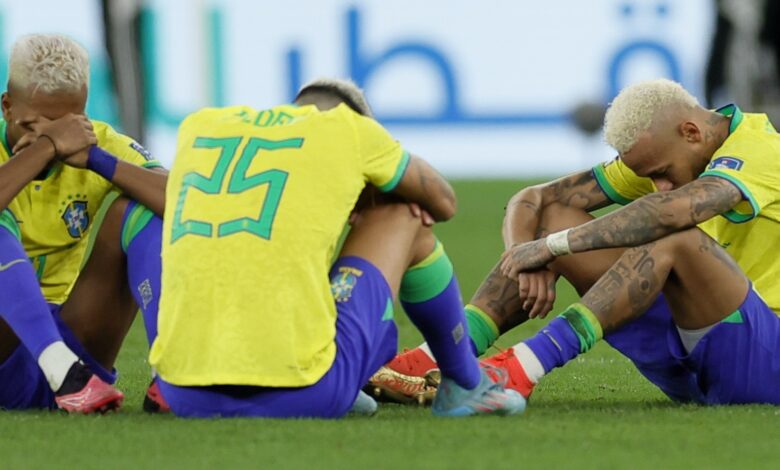 منتخب البرازيل يرتدي الزي الأسود لأول مرة بتاريخه وسط دعوات للتكاتف حتى وصول أنشيلوتي