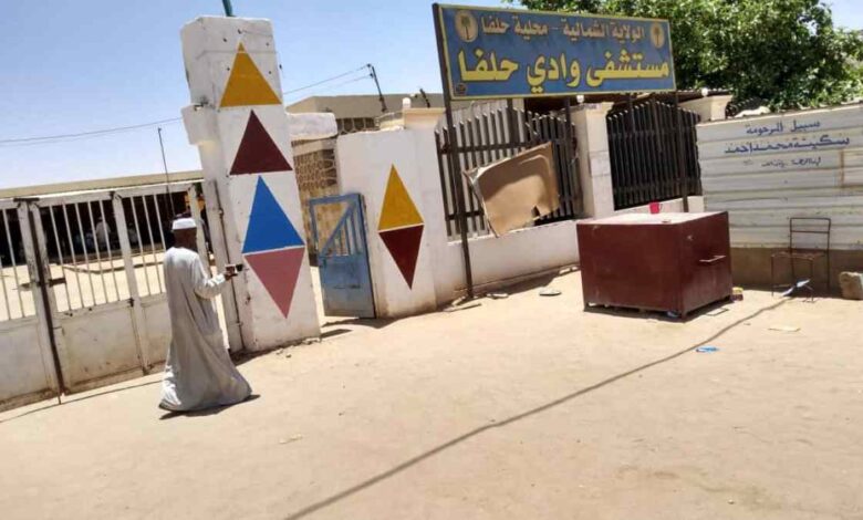 اكتظاظ غير مسبوق ومستشفى وحيد.. هكذا تواجه "وادي حلفا" السودانية ضغط الفارين إلى مصر