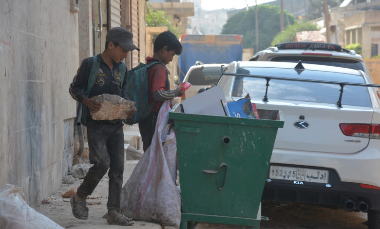 318 ألف متسرب من الدراسة.. معظم الأطفال في الشمال السوري يتجهون للعمل