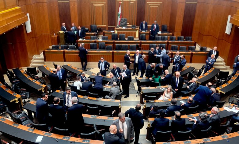 ورقة بيضاء وصوت ضائع.. ماذا بعد فشل البرلمان مجددا في انتخاب رئيس للبنان؟