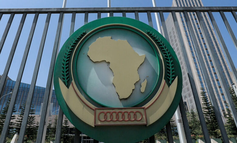 بعد رفض المبادرات الأفريقية.. ما فرص حل الأزمة في السودان؟