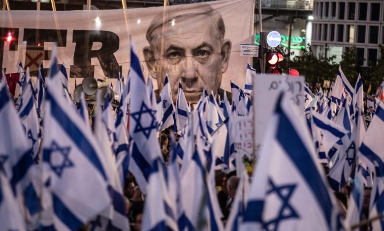 احتجاجات إسرائيل.. مقال بهآرتس: عندما يدافع مجرمو الحرب عن الديمقراطية
