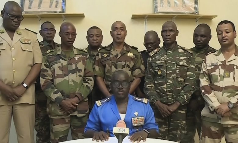 انقلاب النيجر.. هل ستفقد فرنسا آخر معاقلها في أفريقيا؟ ومن سيملأ الفراغ؟