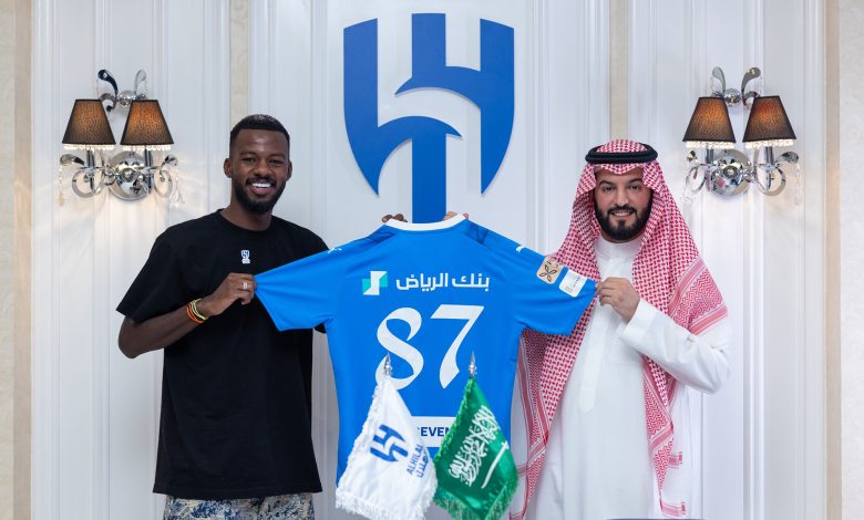 حسان تمبكتي ينضم للهلال في "أغلى" صفقة للاعب سعودي