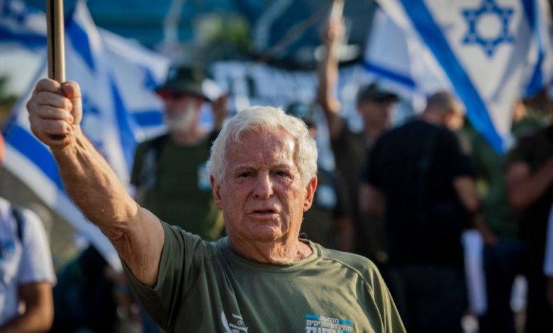 مسؤول سابق بالموساد: الجيش الإسرائيلي يرتكب جرائم حرب بالضفة الغربية