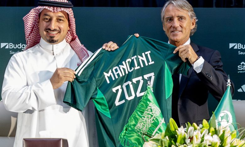 3 يقودون فرقا سعودية.. أعلى 10 مدربين أجرا في كرة القدم
