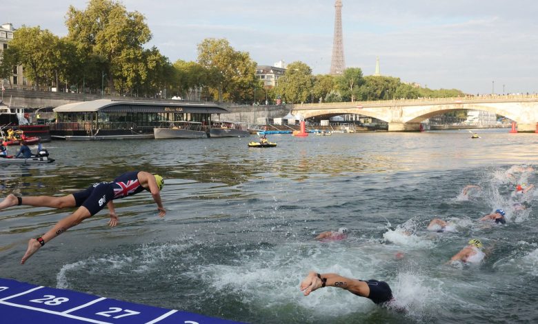 تدني جودة مياه نهر السين في باريس تلغي سباق السباحة بكأس العالم للثلاثي