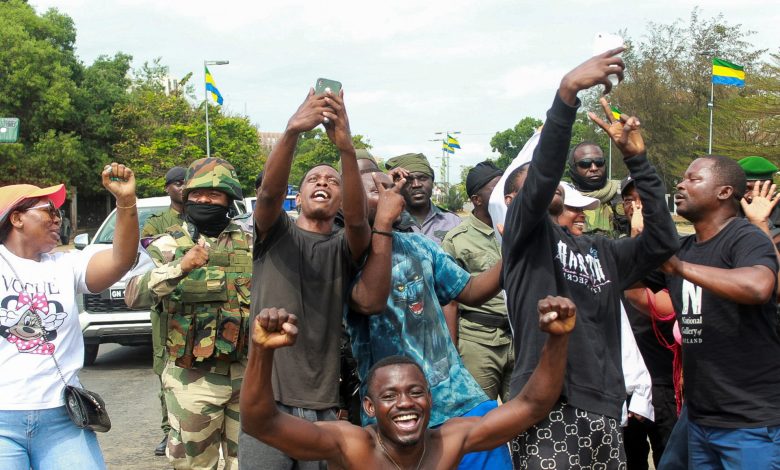 صحيفة روسية: الأفارقة يذلون فرنسا مجددا وهذه المرة في الغابون