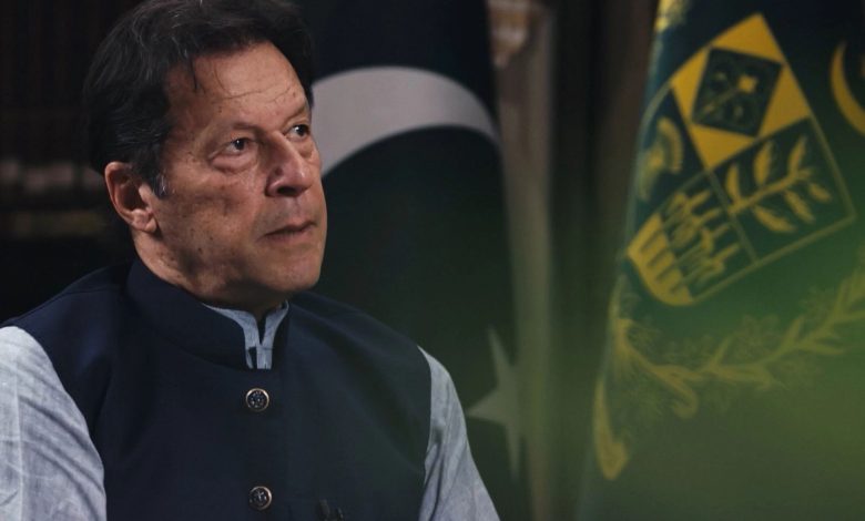غارديان: باكستان وعرقلة الجنرالات للأمة