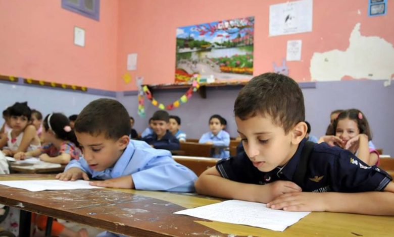 لوفيغارو: الجزائر تطارد اللغة الفرنسية في المدارس