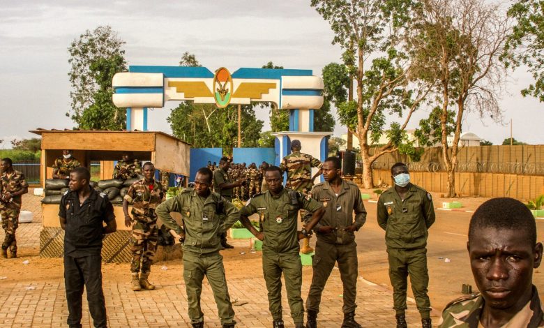 خيارات فرنسا في النيجر بين المفاوضات السرية والرضوخ للأمر الواقع