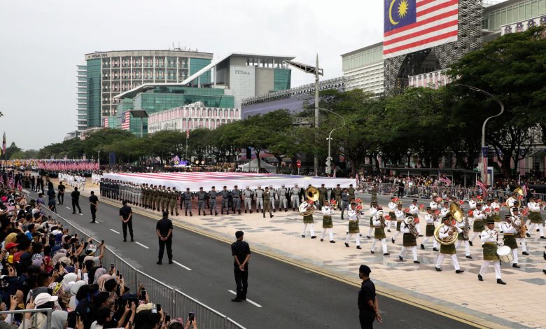 دعوات للوحدة ومكافحة الفساد تهيمن على احتفالات الاستقلال بماليزيا